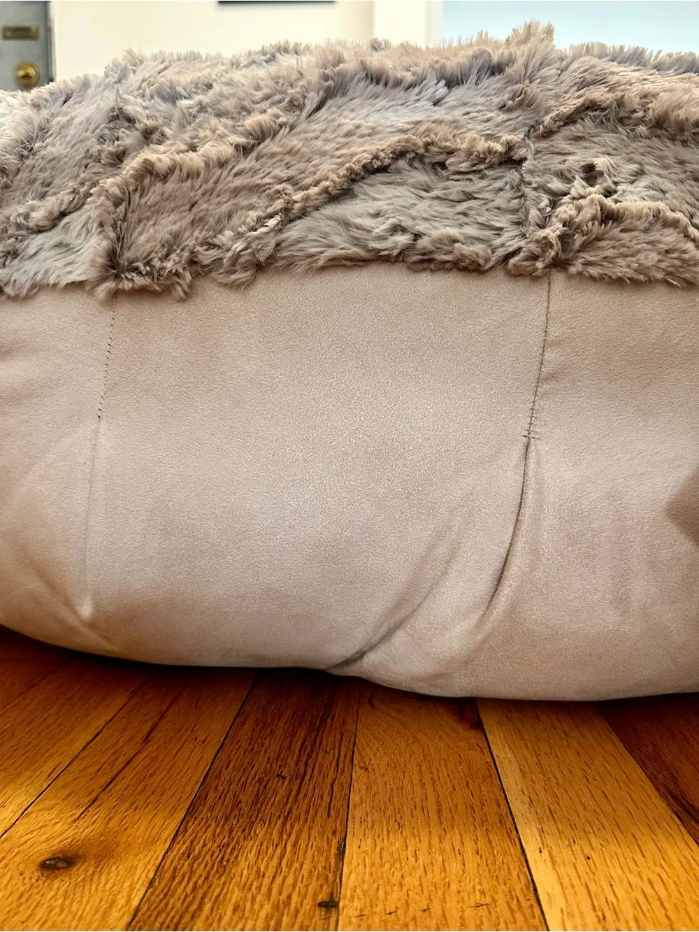 Brand New with Tags – Animals Matter Luxury Dog Bed (Large)